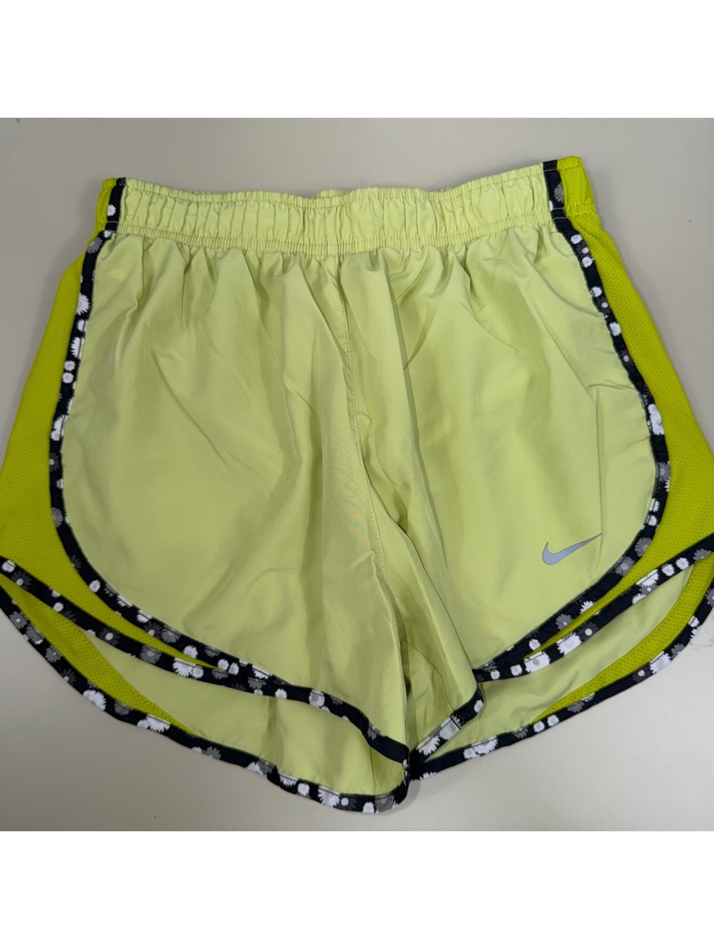 Nike Dri-FIT Tempo Floral Trim Running Shorts S